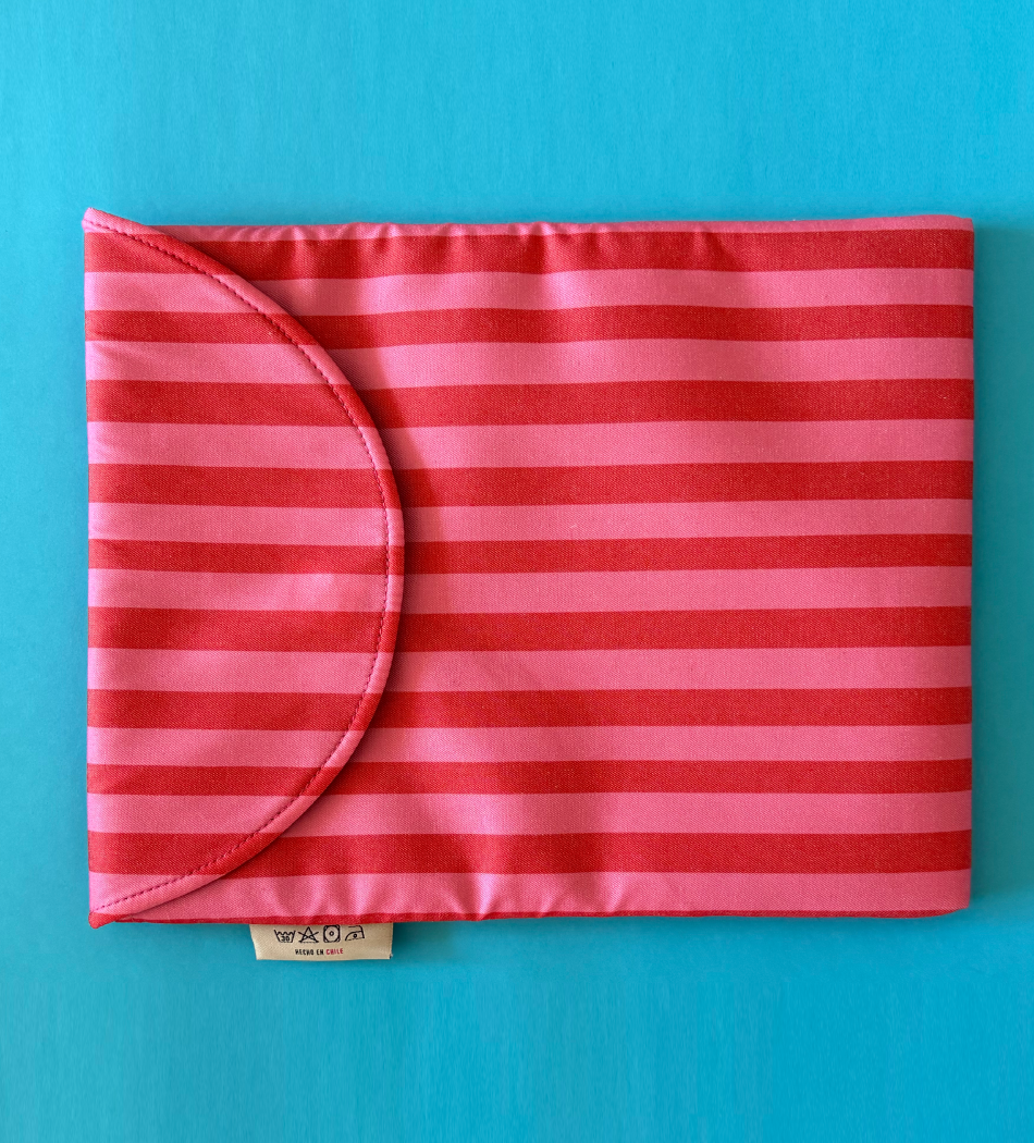 Funda Notebook Snake "El Corazón Está Pa' Llenarlo"