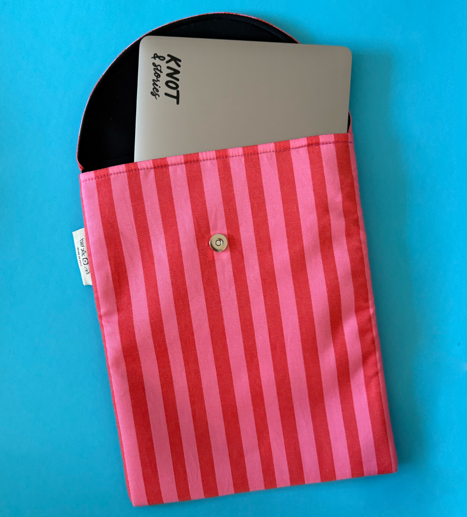 Funda Notebook Snake "El Corazón Está Pa' Llenarlo"