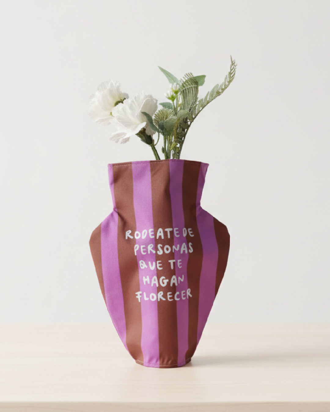 ReVase -  Florero Reutilizable Rodéate de Personas que te haga Florecer